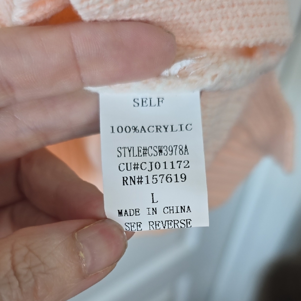 Pink V-Neck Sweater with Ribbed Texture - Picture 4 of 5